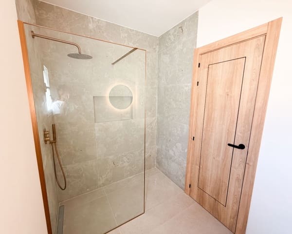 Chalet de 2 habitaciones en Playa Flamenca, Orihuela en venta con piscina - 379.000 € (Ref: 9563908)