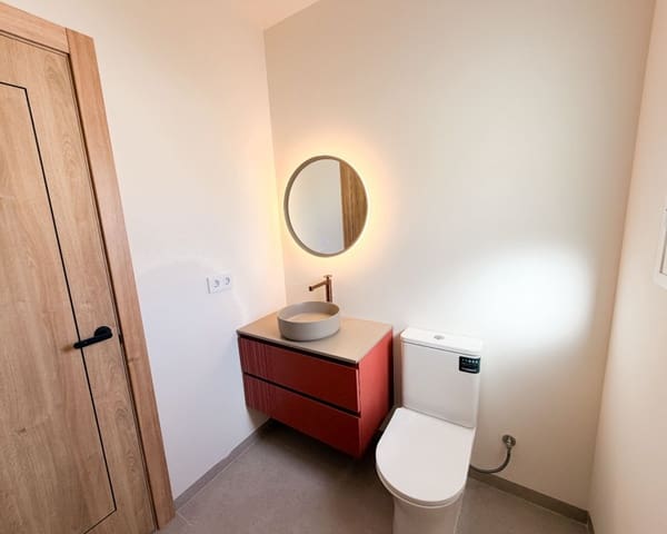 Chalet de 2 habitaciones en Playa Flamenca, Orihuela en venta con piscina - 379.000 € (Ref: 9563908)