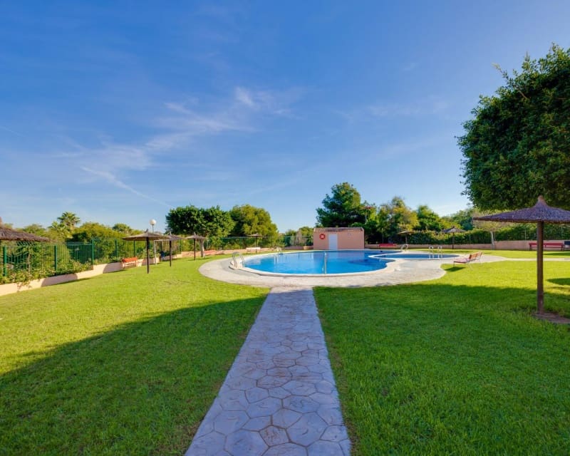 Apartamento de 2 habitaciones en Los Altos en venta con piscina - 174.969 € (Ref: 9563909)