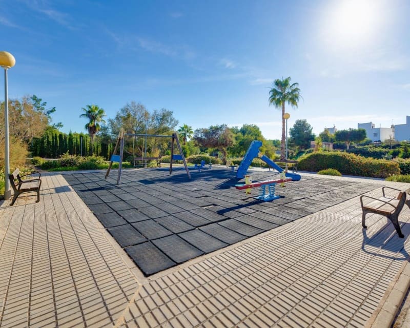 Apartamento de 2 habitaciones en Los Altos en venta con piscina - 174.969 € (Ref: 9563909)