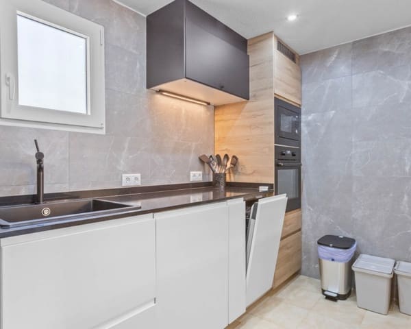 2 soverom Leilighet til salgs i Los Balcones med svømmebasseng - € 145 000 (Ref: 9563910)