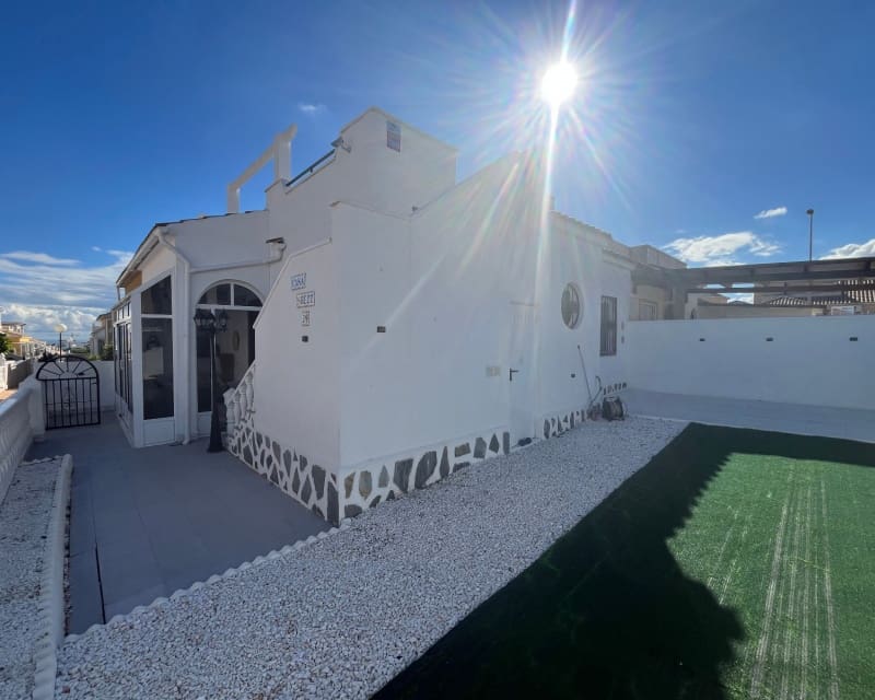 2 quarto Bungalow para venda em Orihuela Costa com piscina - 209 999 € (Ref: 9563913)