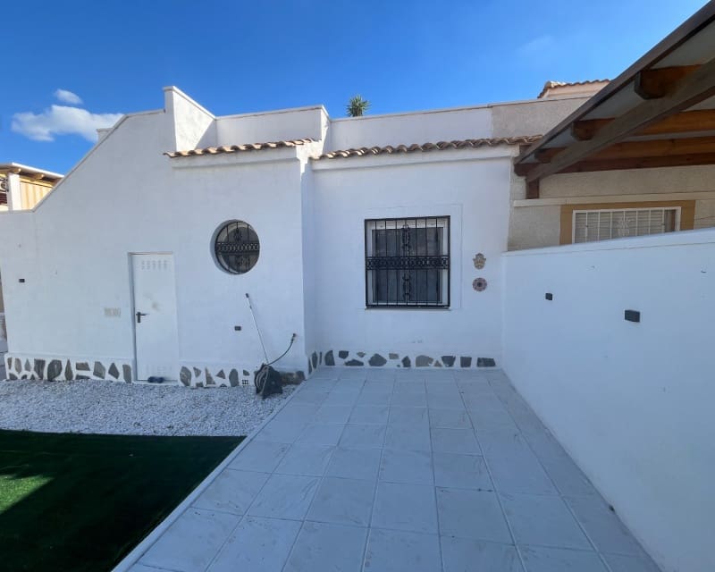 2 quarto Bungalow para venda em Orihuela Costa com piscina - 209 999 € (Ref: 9563913)