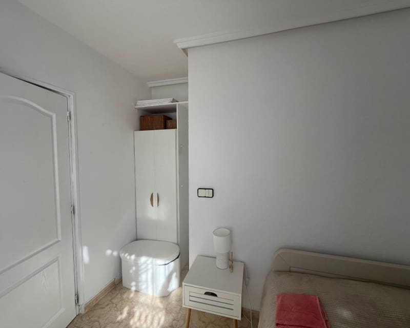 3 makuuhuone Huvila myytävänä paikassa La Florida mukana uima-altaan - 239 999 € (Ref: 9563915)