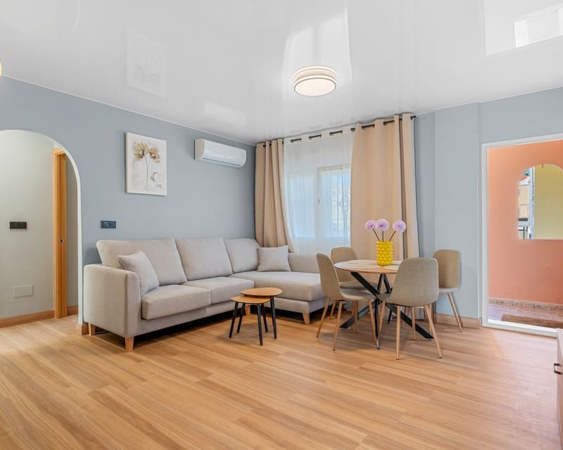 3 makuuhuone Huoneisto myytävänä paikassa Villamartin mukana uima-altaan - 199 000 € (Ref: 9563916)