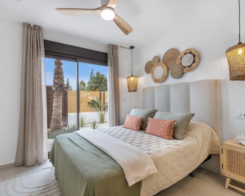 Apartamento de 2 habitaciones en Los Alcázares en venta con piscina - 299.900 € (Ref: 9568189)