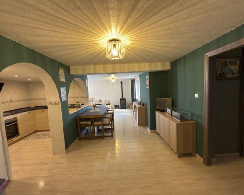 Chalet de 5 habitaciones en Villamartin en venta con piscina - 399.000 € (Ref: 9626757)