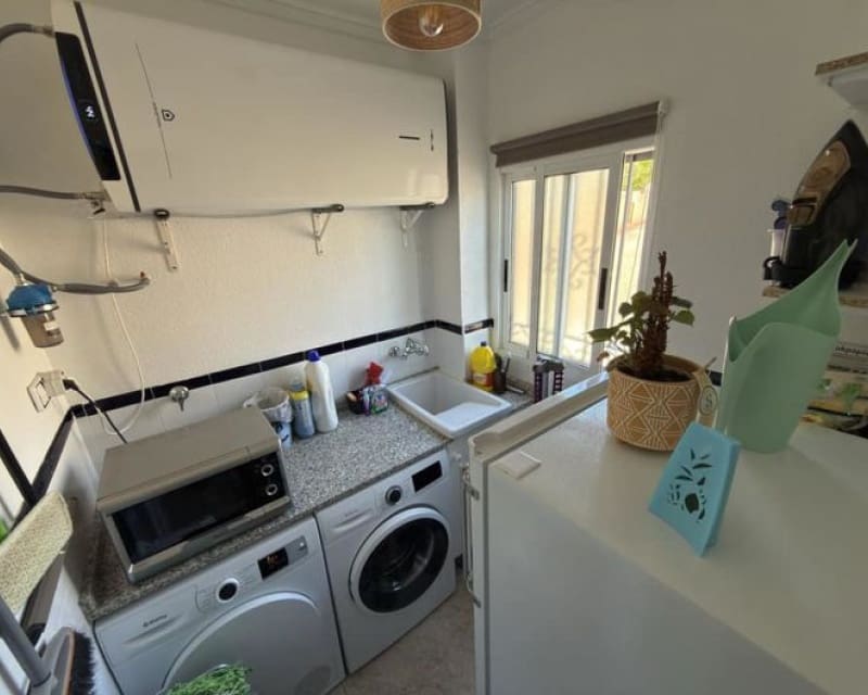 Chalet de 5 habitaciones en Villamartin en venta con piscina - 399.000 € (Ref: 9626757)