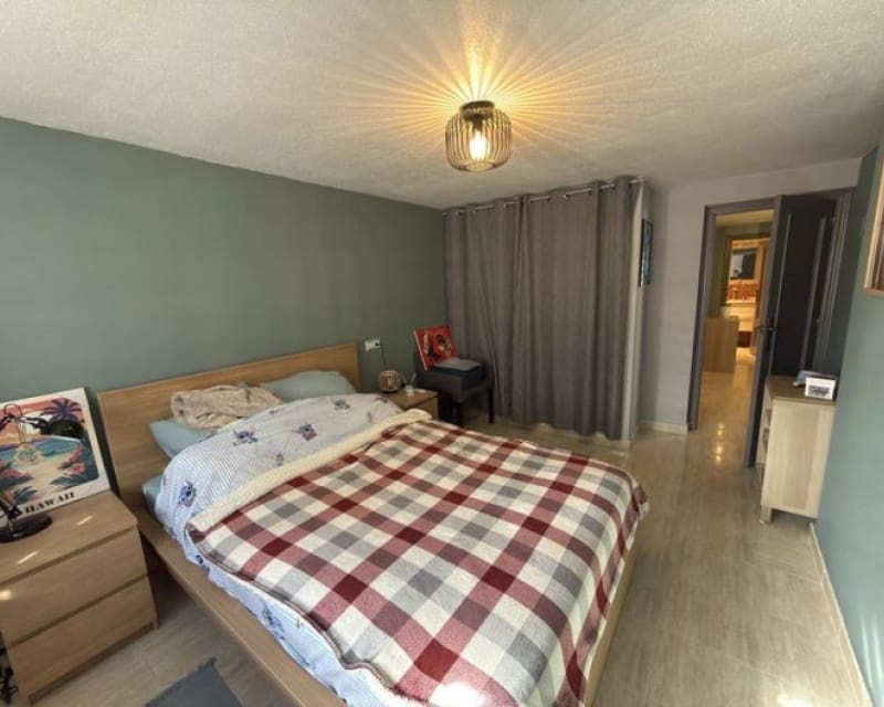 Chalet de 5 habitaciones en Villamartin en venta con piscina - 399.000 € (Ref: 9626757)