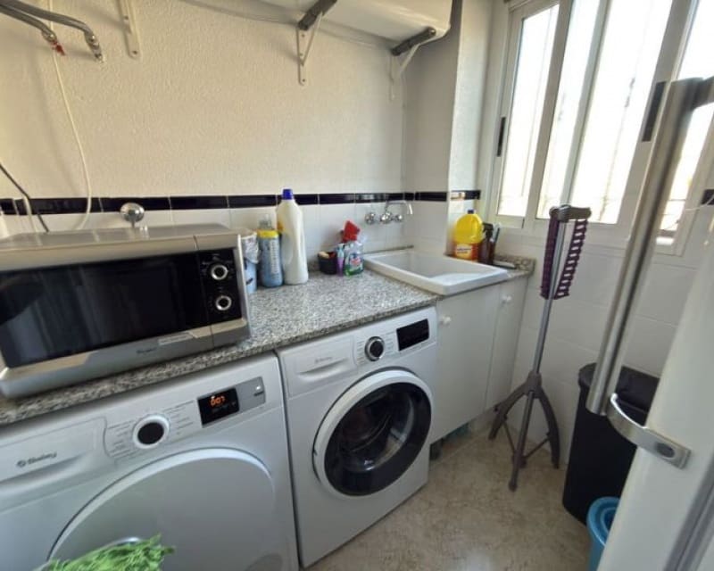 Chalet de 5 habitaciones en Villamartin en venta con piscina - 399.000 € (Ref: 9626757)