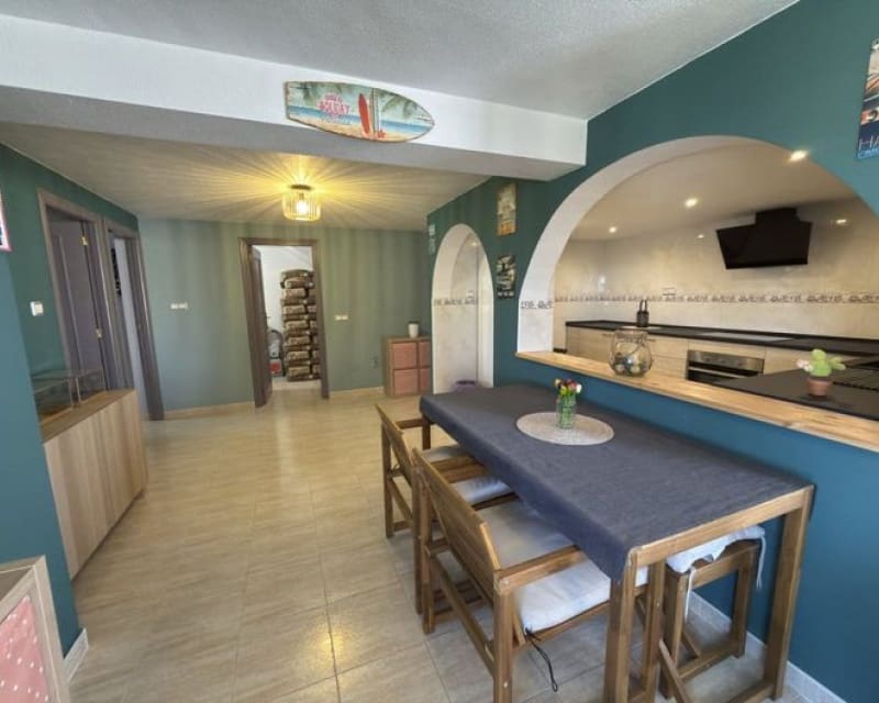 Chalet de 5 habitaciones en Villamartin en venta con piscina - 399.000 € (Ref: 9626757)