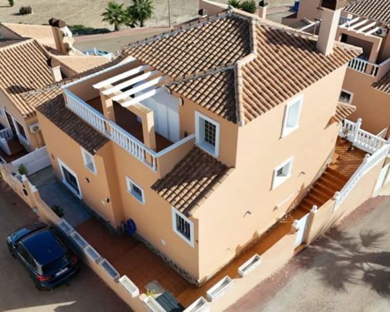 Chalet de 5 habitaciones en Villamartin en venta con piscina - 399.000 € (Ref: 9626757)
