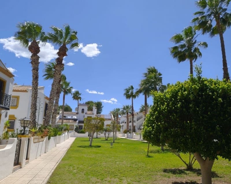 2 soveværelse Bungalow til salg i Villamartin med swimmingpool - € 197.000 (Ref: 9626760)