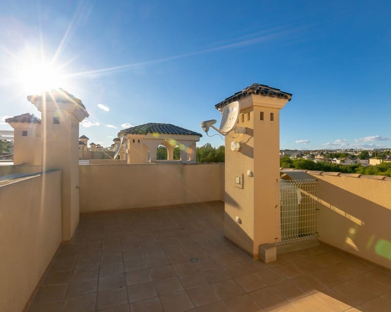 2 soverom Leilighet til salgs i Cabo Roig med svømmebasseng - € 174 900 (Ref: 9626761)