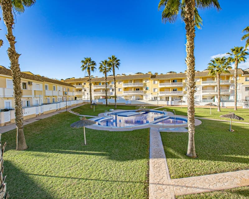 2 soverom Leilighet til salgs i Cabo Roig med svømmebasseng - € 174 900 (Ref: 9626761)