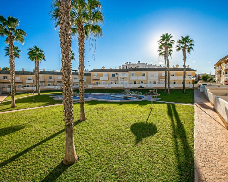 2 soverom Leilighet til salgs i Cabo Roig med svømmebasseng - € 174 900 (Ref: 9626761)