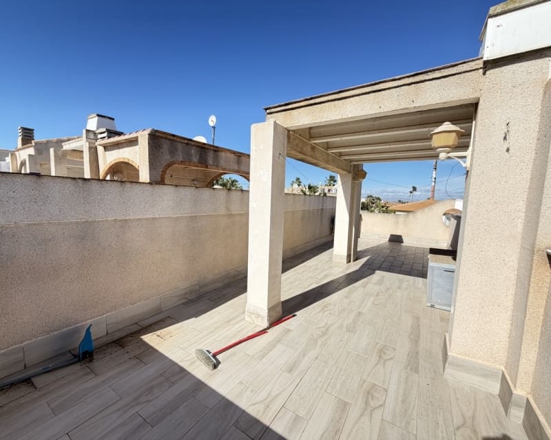 2 bedroom Townhouse for sale in La Florida with pool - € 189,995 (Ref: 9626770)