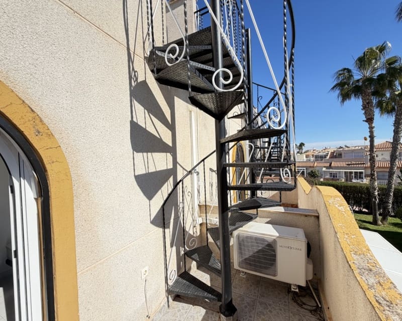 2 bedroom Townhouse for sale in La Florida with pool - € 189,995 (Ref: 9626770)