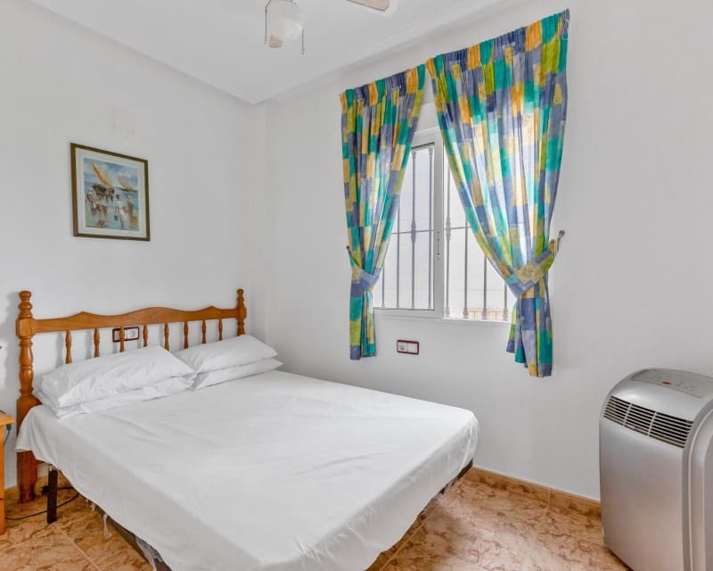 2 soverom Leilighet til salgs i Villamartin med svømmebasseng - € 124 900 (Ref: 9626772)