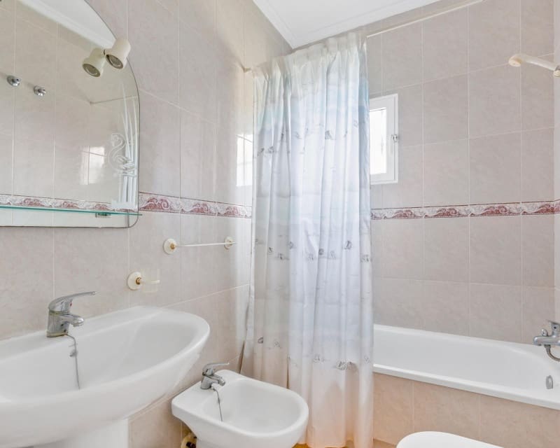 2 soverom Leilighet til salgs i Villamartin med svømmebasseng - € 124 900 (Ref: 9626772)