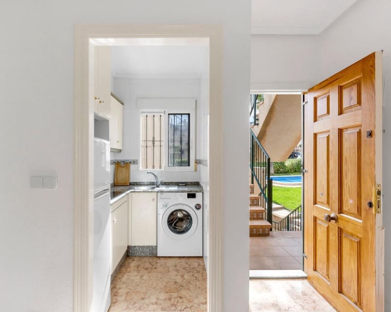 2 soverom Leilighet til salgs i Villamartin med svømmebasseng - € 124 900 (Ref: 9626772)