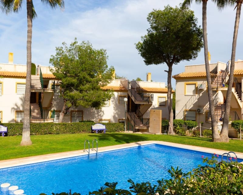 2 soverom Leilighet til salgs i Villamartin med svømmebasseng - € 124 900 (Ref: 9626772)