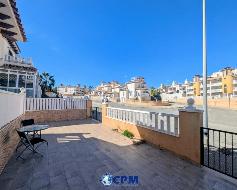 3 bedroom Villa for sale in Cabo Roig with pool - € 205,000 (Ref: 9626774)