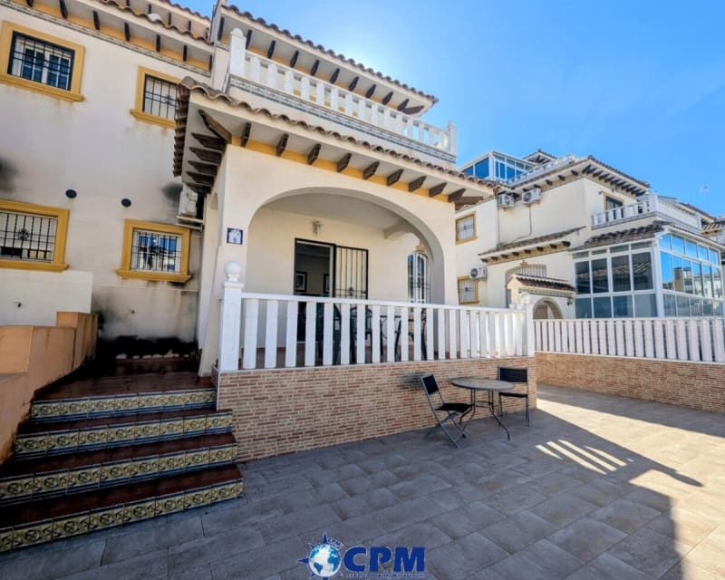 3 bedroom Villa for sale in Cabo Roig with pool - € 205,000 (Ref: 9626774)