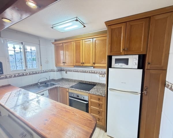 2 slaapkamer Villa te koop in Villamartin, Orihuela met zwembad - € 189.995 (Ref: 9626775)