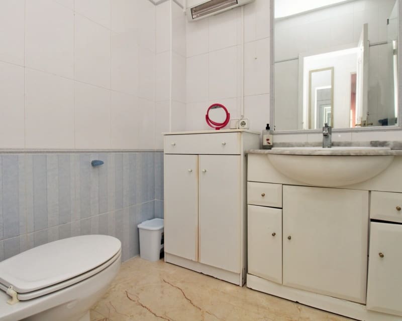 3 quarto Casa em Banda para venda em Playa Flamenca com piscina - 249 000 € (Ref: 9626779)