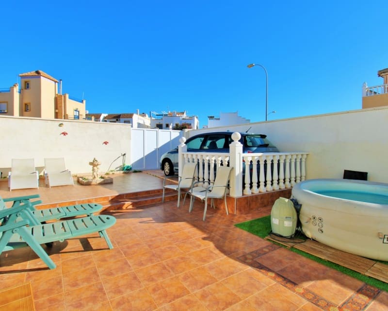 3 quarto Casa em Banda para venda em Playa Flamenca com piscina - 249 000 € (Ref: 9626779)