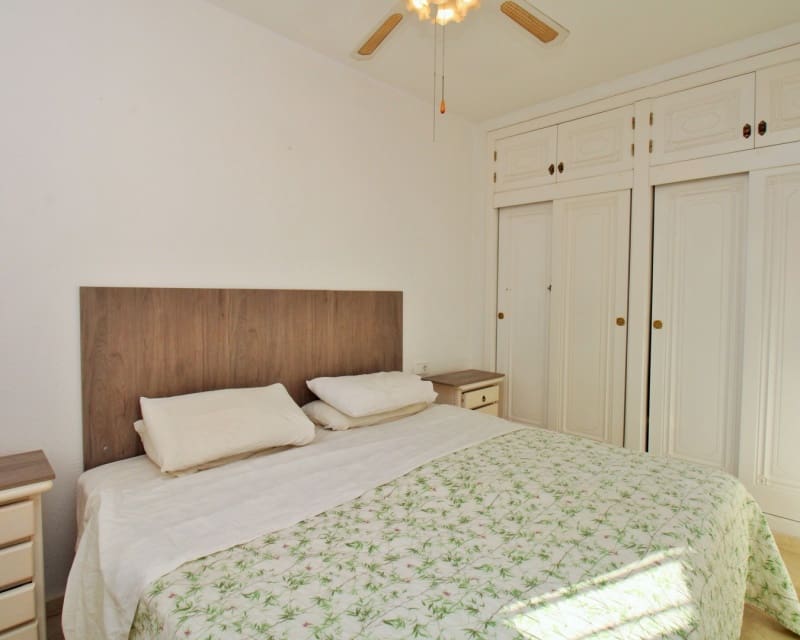 3 quarto Casa em Banda para venda em Playa Flamenca com piscina - 249 000 € (Ref: 9626779)