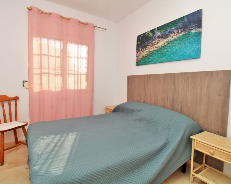3 quarto Casa em Banda para venda em Playa Flamenca com piscina - 249 000 € (Ref: 9626779)