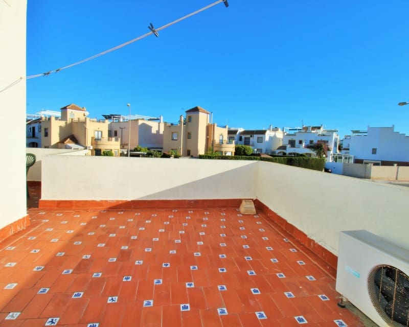 3 quarto Casa em Banda para venda em Playa Flamenca com piscina - 249 000 € (Ref: 9626779)