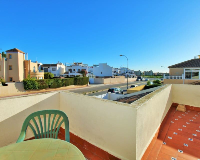 3 quarto Casa em Banda para venda em Playa Flamenca com piscina - 249 000 € (Ref: 9626779)