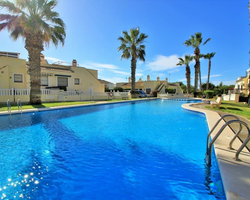 3 quarto Casa em Banda para venda em Playa Flamenca com piscina - 249 000 € (Ref: 9626779)