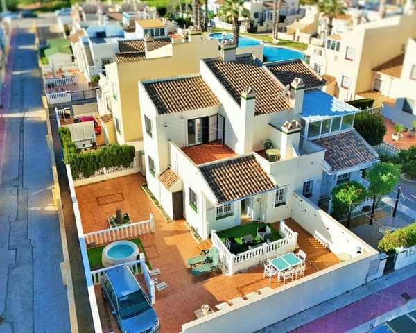 3 soverom Hus til salgs i Playa Flamenca, Orihuela med svømmebasseng - € 249 000 (Ref: 9626779)