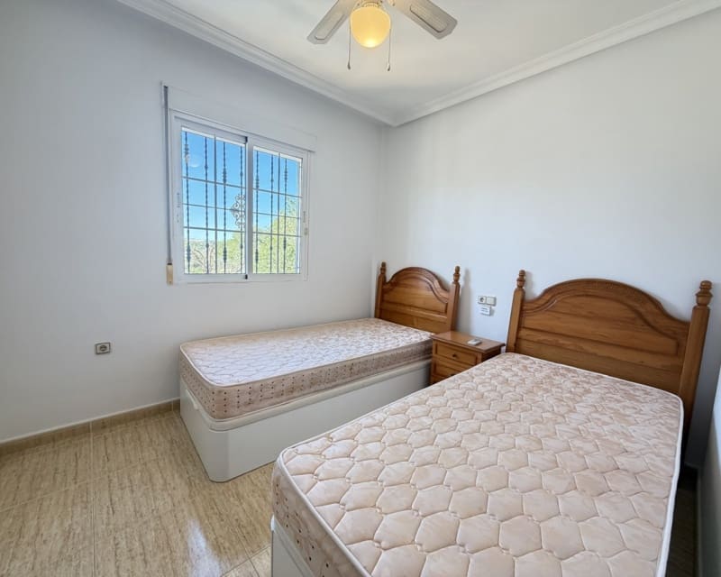 3 soveværelse Villa til salg i Villamartin med swimmingpool - € 375.000 (Ref: 9626781)