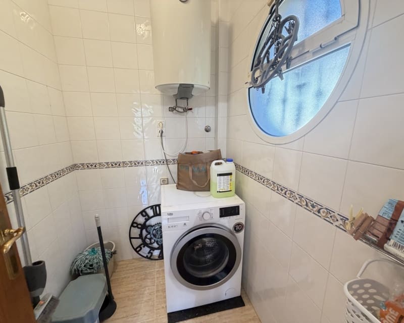 3 soveværelse Villa til salg i Villamartin med swimmingpool - € 375.000 (Ref: 9626781)