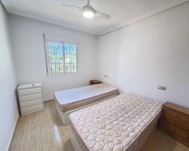 3 soveværelse Villa til salg i Villamartin med swimmingpool - € 375.000 (Ref: 9626781)