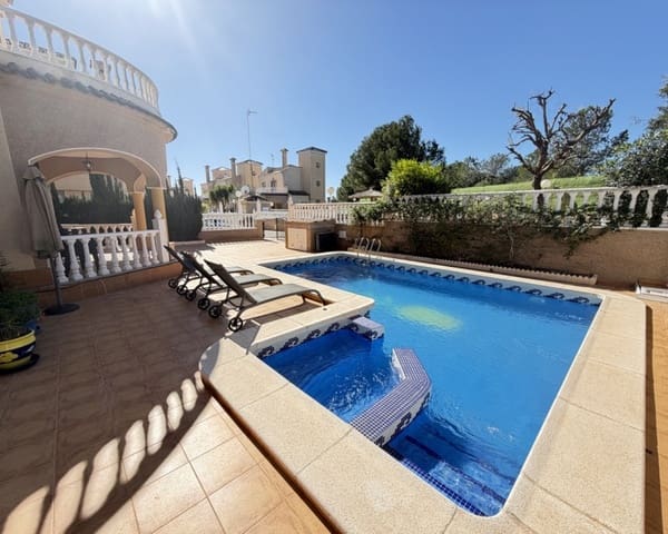 3 soveværelse Villa til salg i Villamartin, Orihuela med swimmingpool - € 375.000 (Ref: 9626781)
