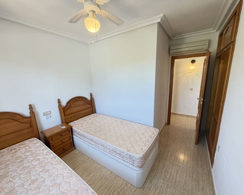 3 soveværelse Villa til salg i Villamartin med swimmingpool - € 375.000 (Ref: 9626781)