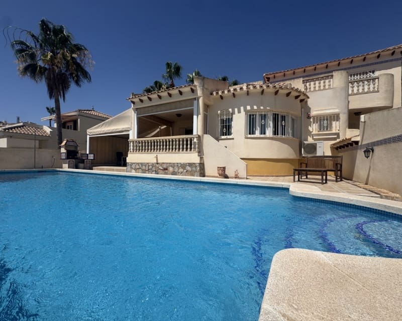 3 soverom Villa til salgs i Villamartin med svømmebasseng - € 465 000 (Ref: 9626782)