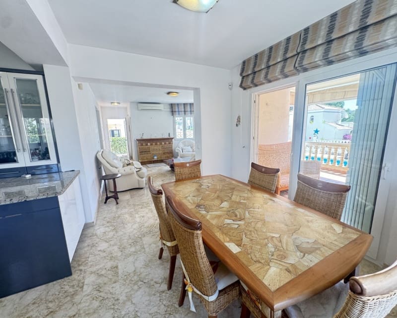 3 soverom Villa til salgs i Villamartin med svømmebasseng - € 465 000 (Ref: 9626782)