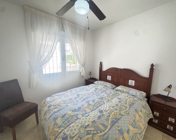 3 soverom Villa til salgs i Villamartin, Orihuela med svømmebasseng - € 465 000 (Ref: 9626782)