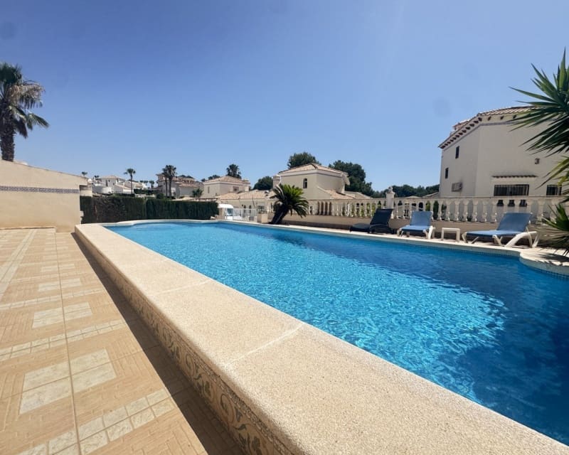 3 soverom Villa til salgs i Villamartin med svømmebasseng - € 465 000 (Ref: 9626782)