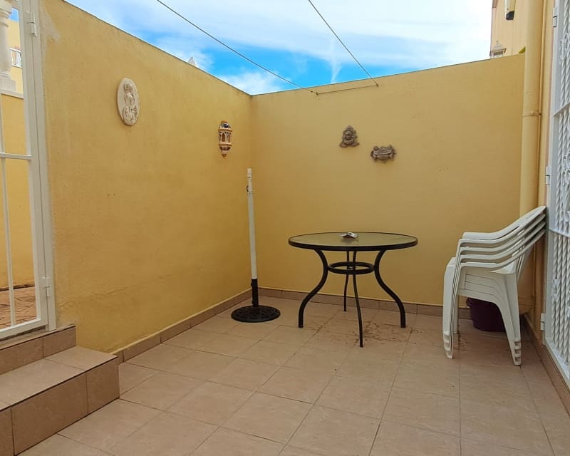 2 bedroom Townhouse for sale in Villamartin with pool - € 159,000 (Ref: 9626785)