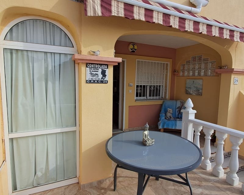 2 bedroom Townhouse for sale in Villamartin with pool - € 159,000 (Ref: 9626785)