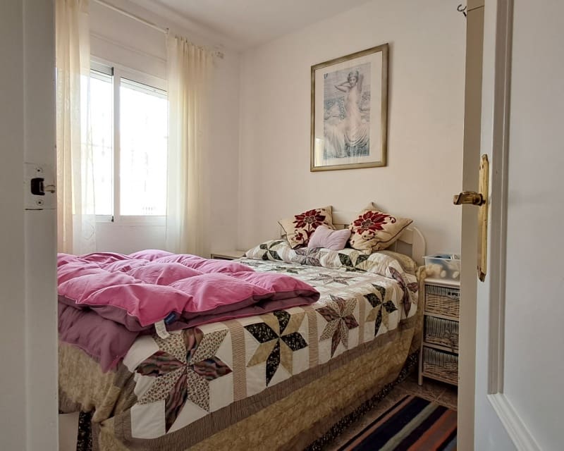 2 bedroom Townhouse for sale in Villamartin with pool - € 159,000 (Ref: 9626785)