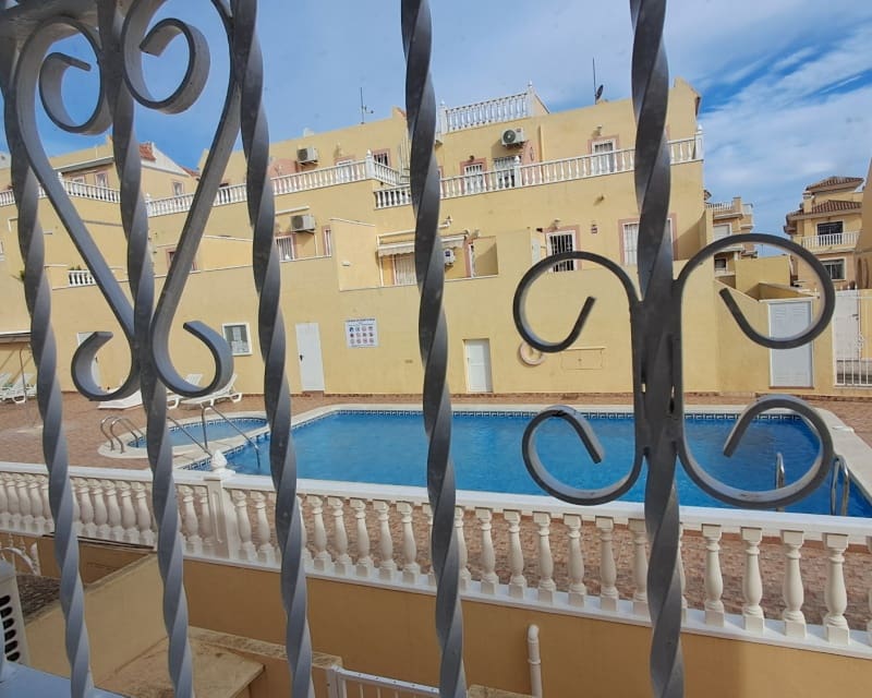 2 bedroom Townhouse for sale in Villamartin with pool - € 159,000 (Ref: 9626785)
